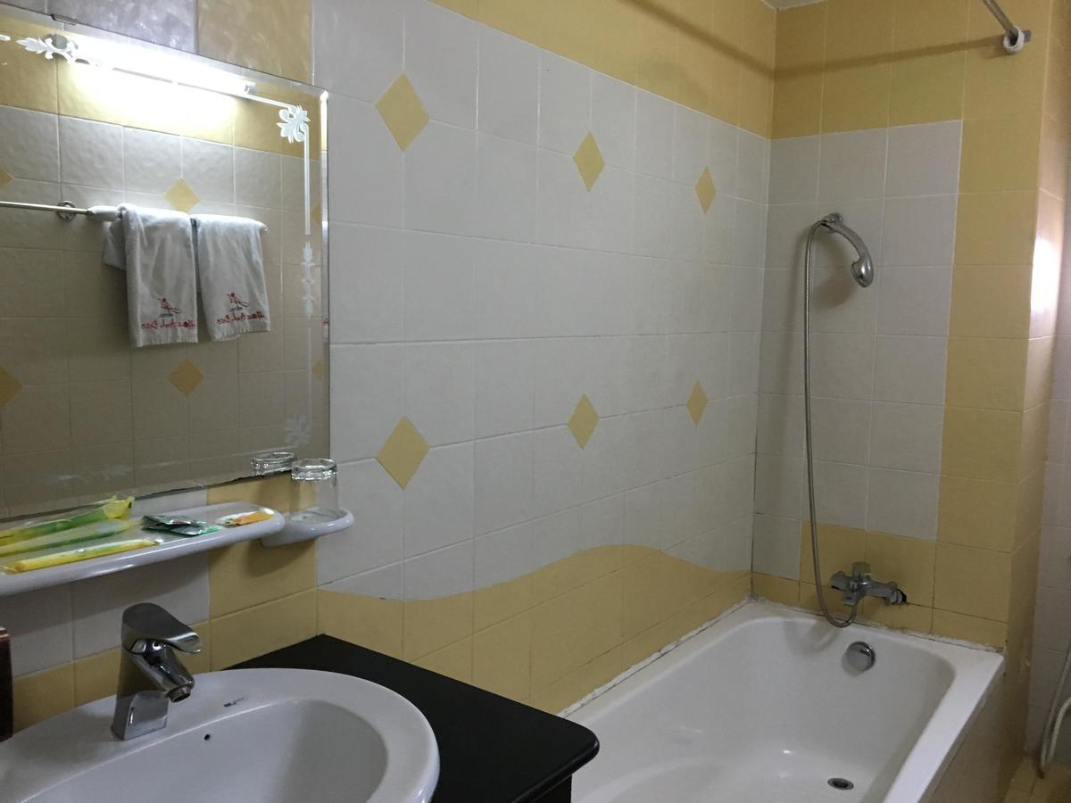 Hoa Anh Dao Hotel 투이호아 외부 사진